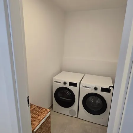 3 Rooms, Loggia, Parking, Wifi Apartment