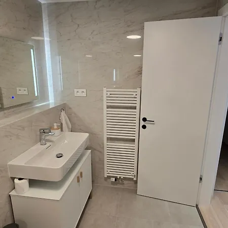 Apartment 3 Rooms, Loggia, Parking, Wifi Pressburg