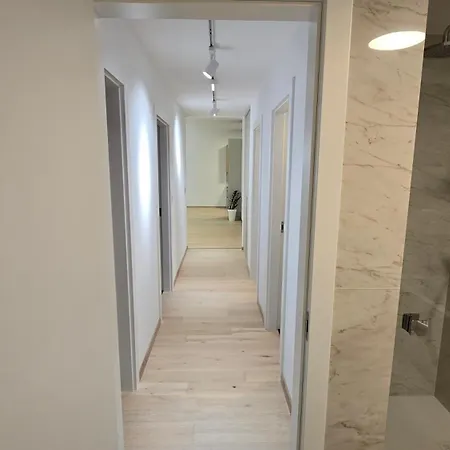 3 Rooms, Loggia, Parking, Wifi Apartment Pressburg