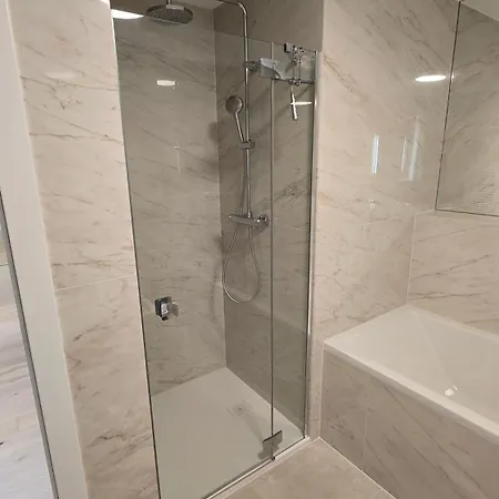 3 Rooms, Loggia, Parking, Wifi 브라티슬라바